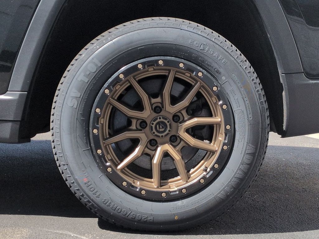 Thumbnail: 2021 Jeep Grand Cherokee L - 8