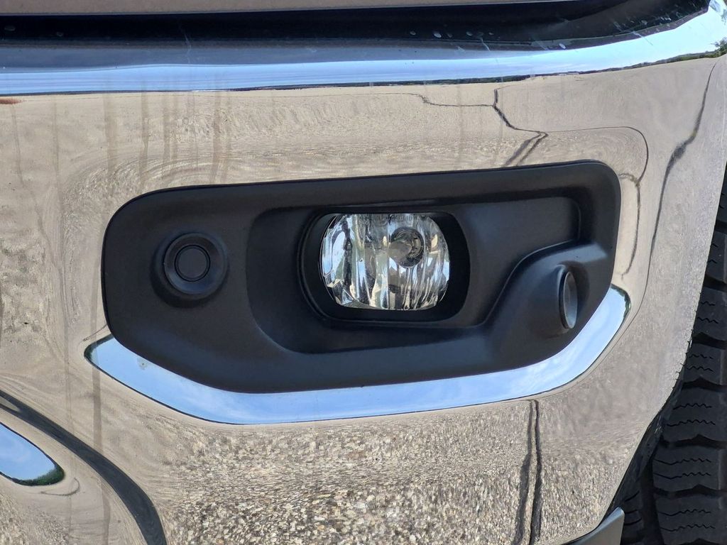 Thumbnail: 2020 RAM 1500 - 23
