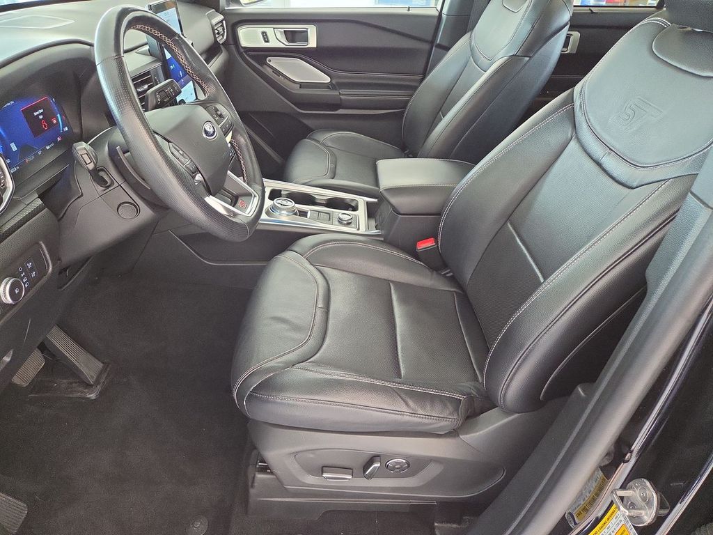 Thumbnail: 2020 Ford Explorer - 11