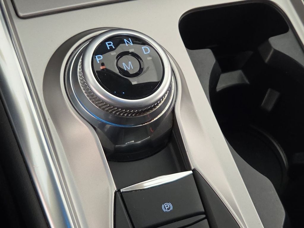 Thumbnail: 2020 Ford Explorer - 16