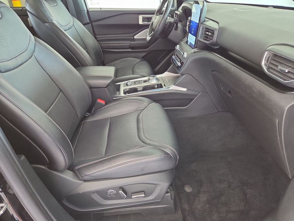 Thumbnail: 2020 Ford Explorer - 12