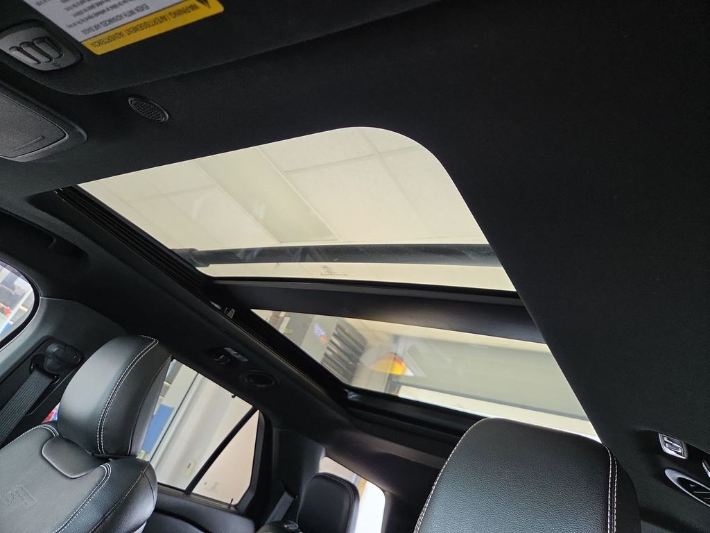 Thumbnail: 2020 Ford Explorer - 26