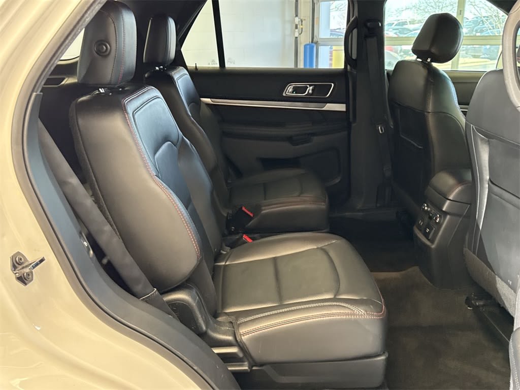 2017 Ford Explorer Sport 31