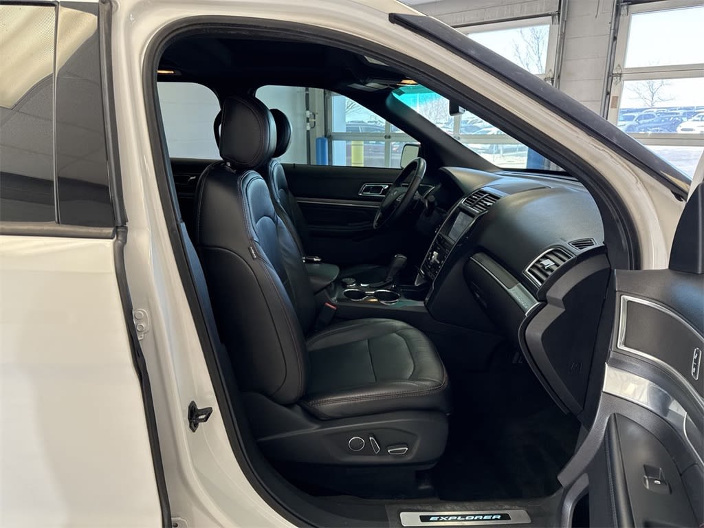 2017 Ford Explorer Sport 12