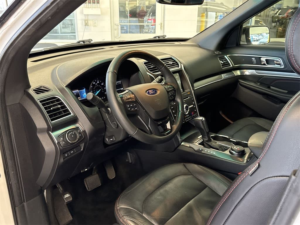 2017 Ford Explorer Sport 2