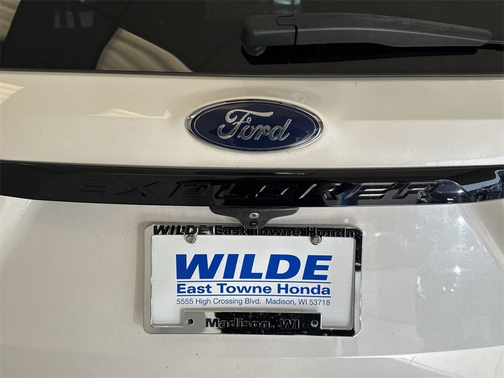 2017 Ford Explorer Sport 27