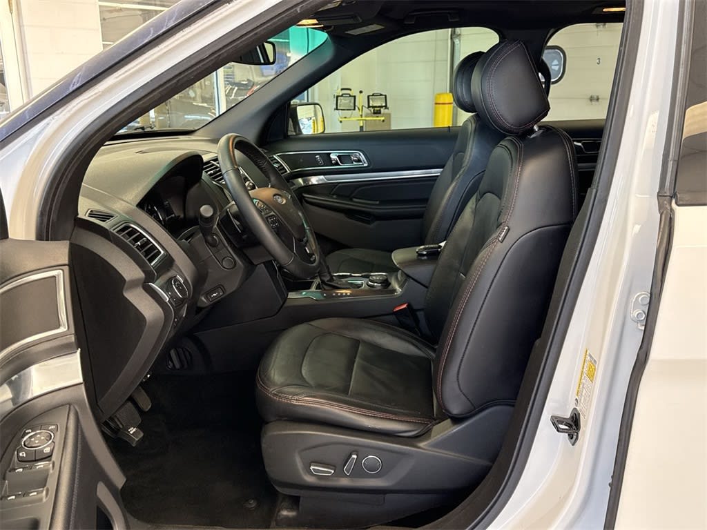 2017 Ford Explorer Sport 11