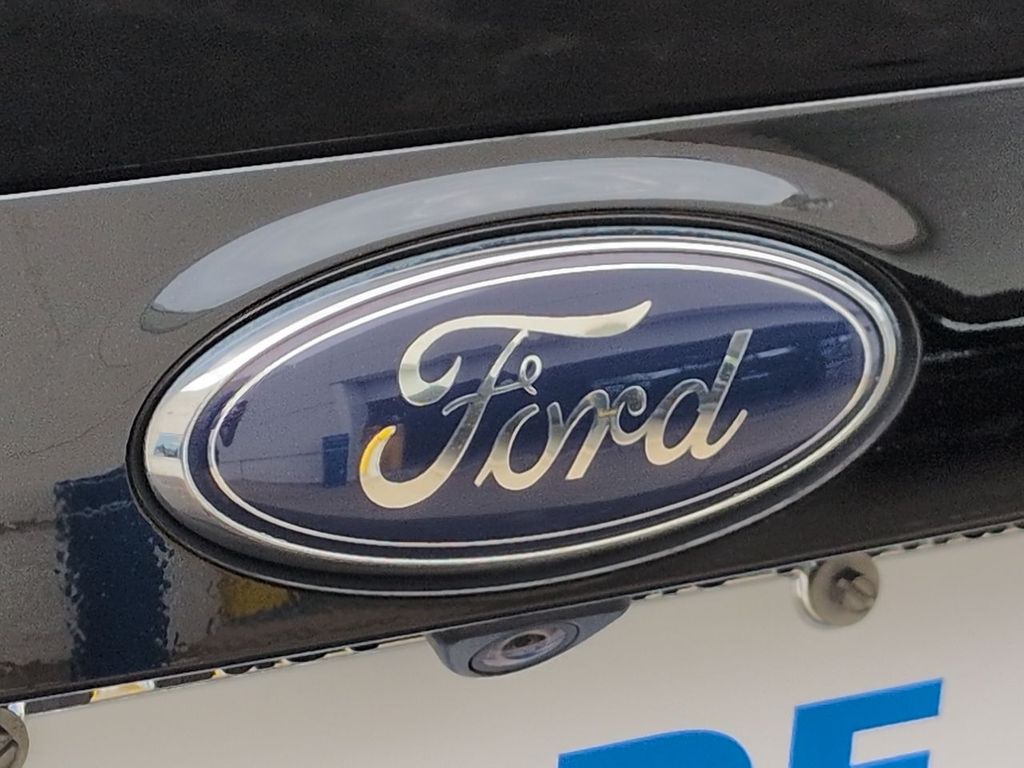 Thumbnail: 2016 Ford Escape - 6