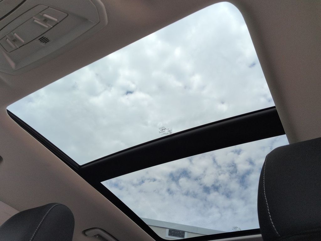 Thumbnail: 2016 Ford Escape - 28