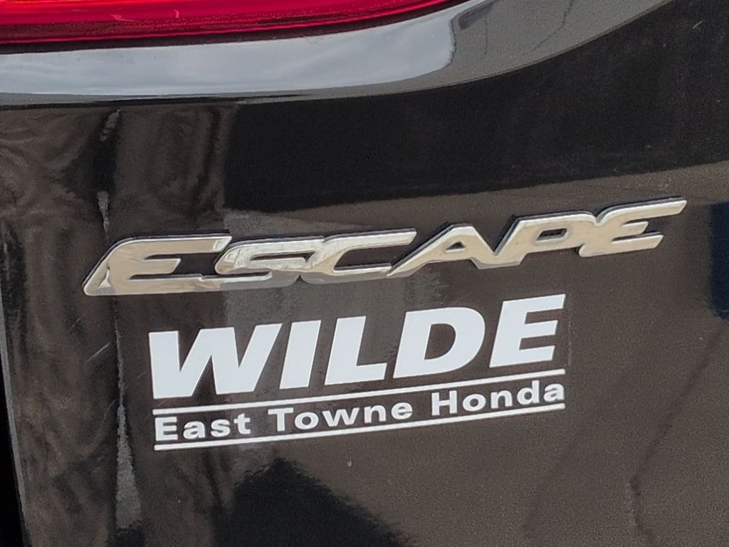 Thumbnail: 2016 Ford Escape - 25