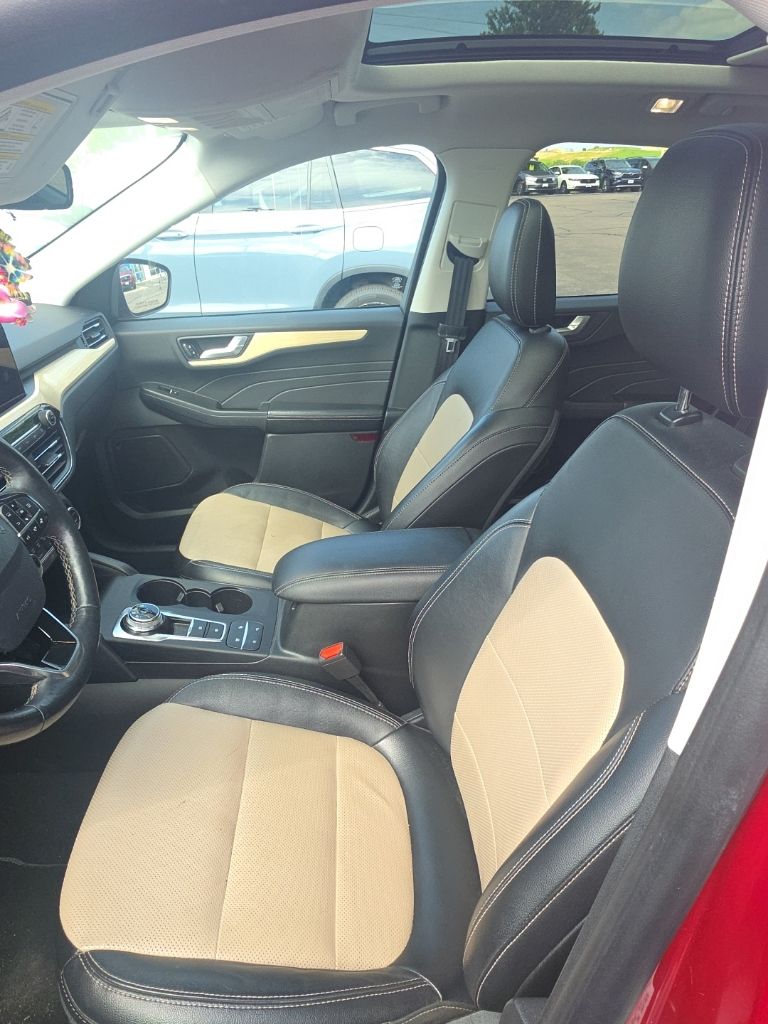 Thumbnail: 2021 Ford Escape - 3