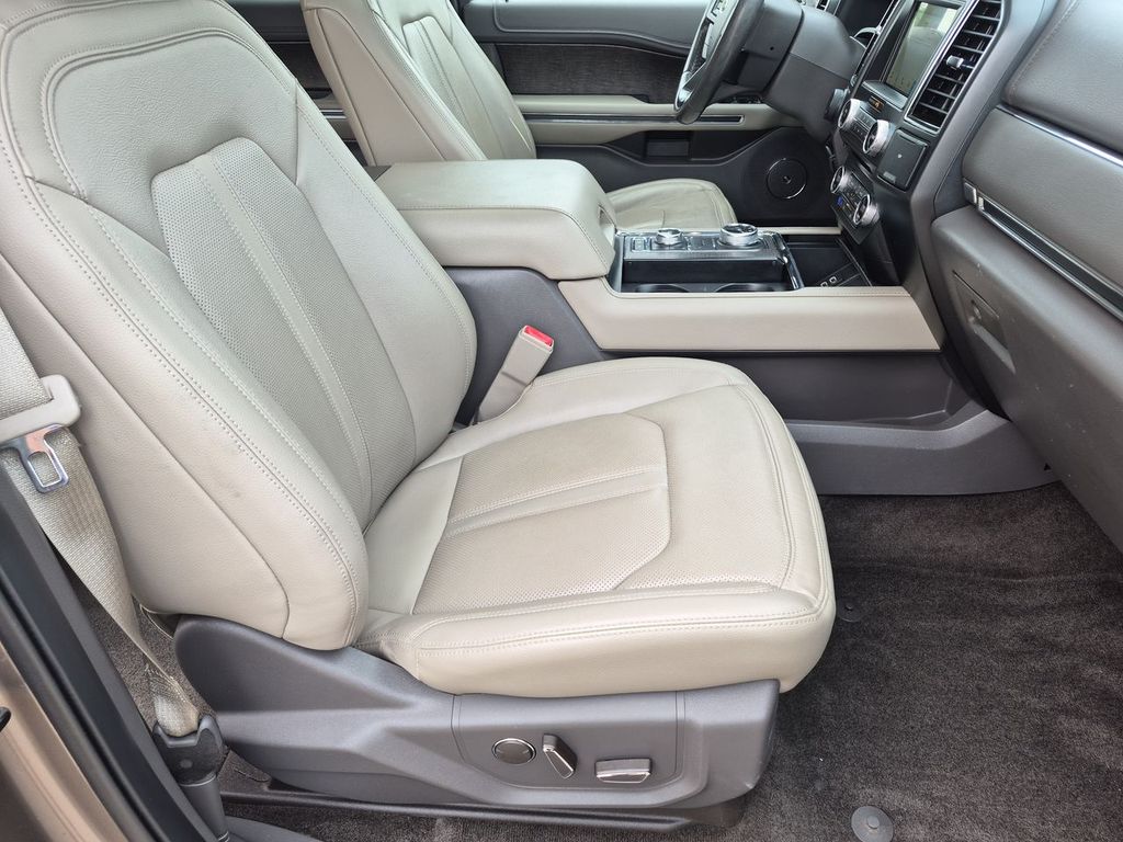 Thumbnail: 2018 Ford Expedition - 32