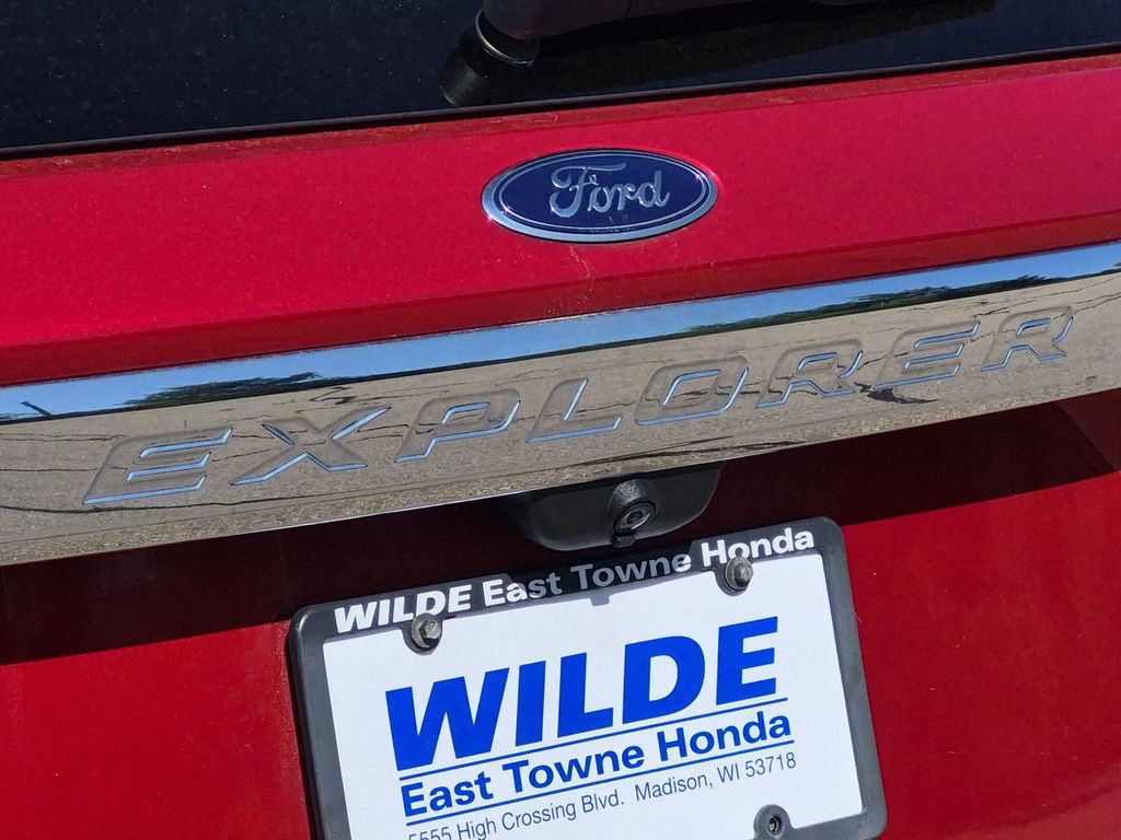Thumbnail: 2020 Ford Explorer - 25