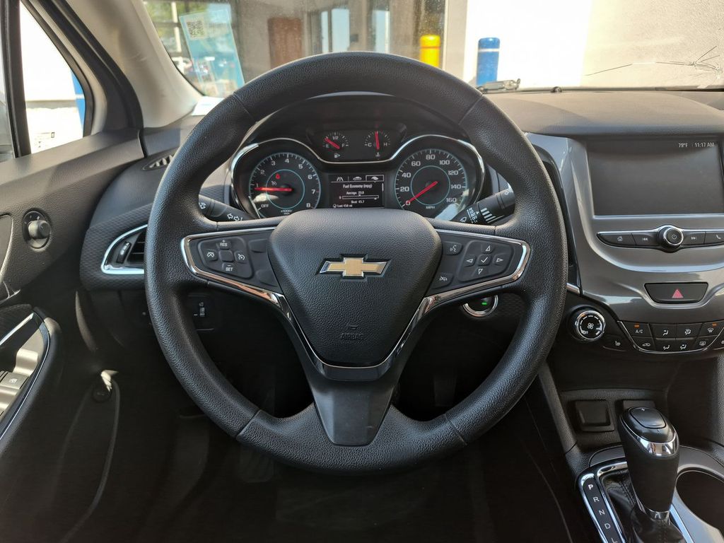 Thumbnail: 2018 Chevrolet Cruze - 13