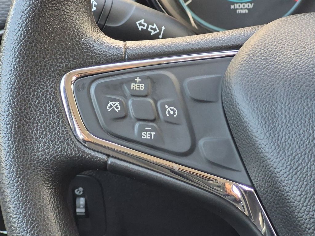 Thumbnail: 2018 Chevrolet Cruze - 29