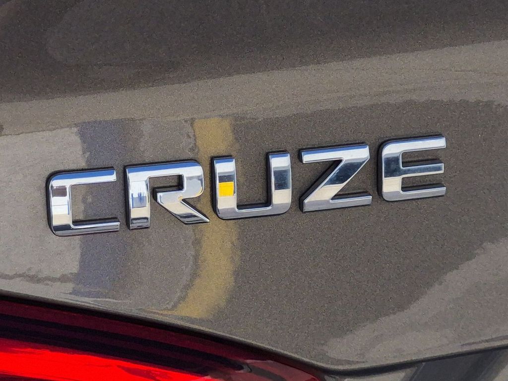 Thumbnail: 2018 Chevrolet Cruze - 7