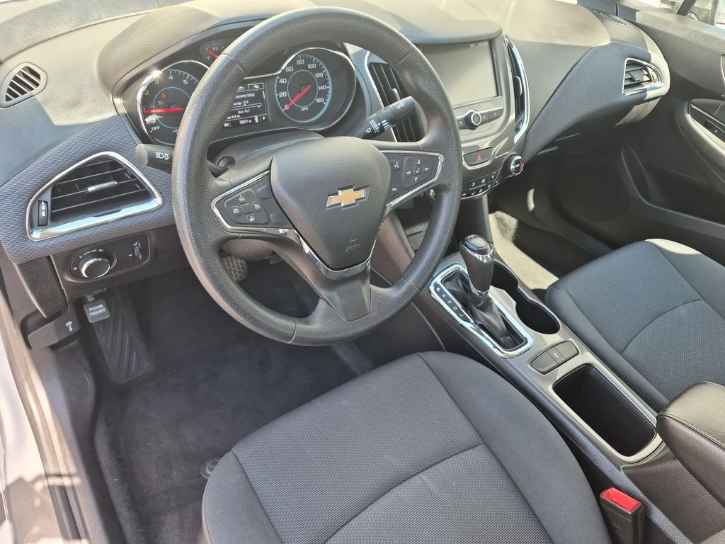 Thumbnail: 2018 Chevrolet Cruze - 2