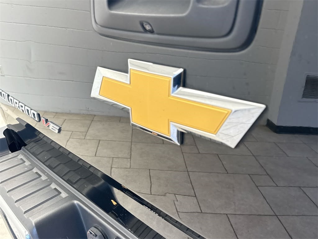 Thumbnail: 2017 Chevrolet Colorado - 25