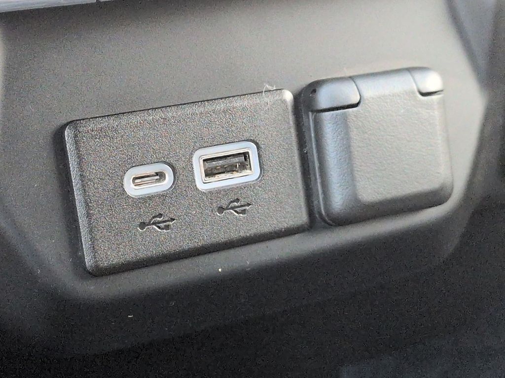 Thumbnail: 2019 Chevrolet Silverado 1500 - 34