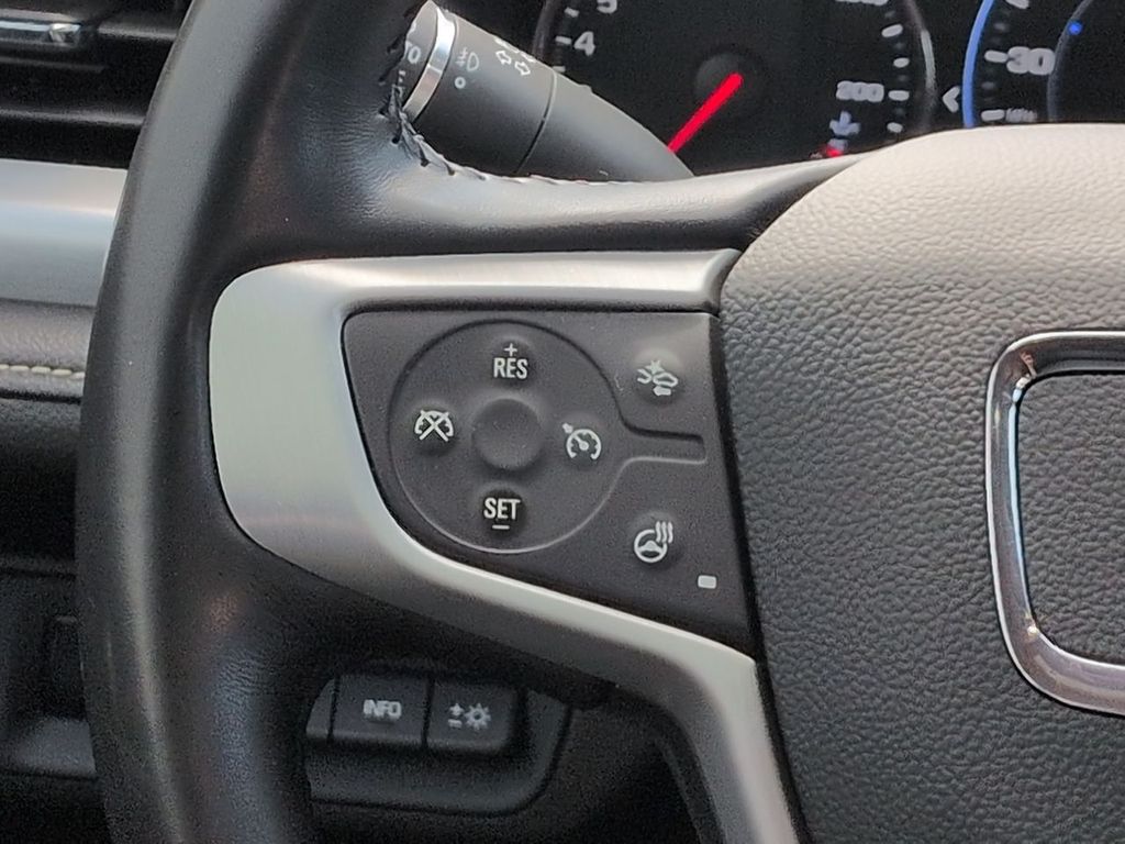 Thumbnail: 2022 GMC Acadia - 31