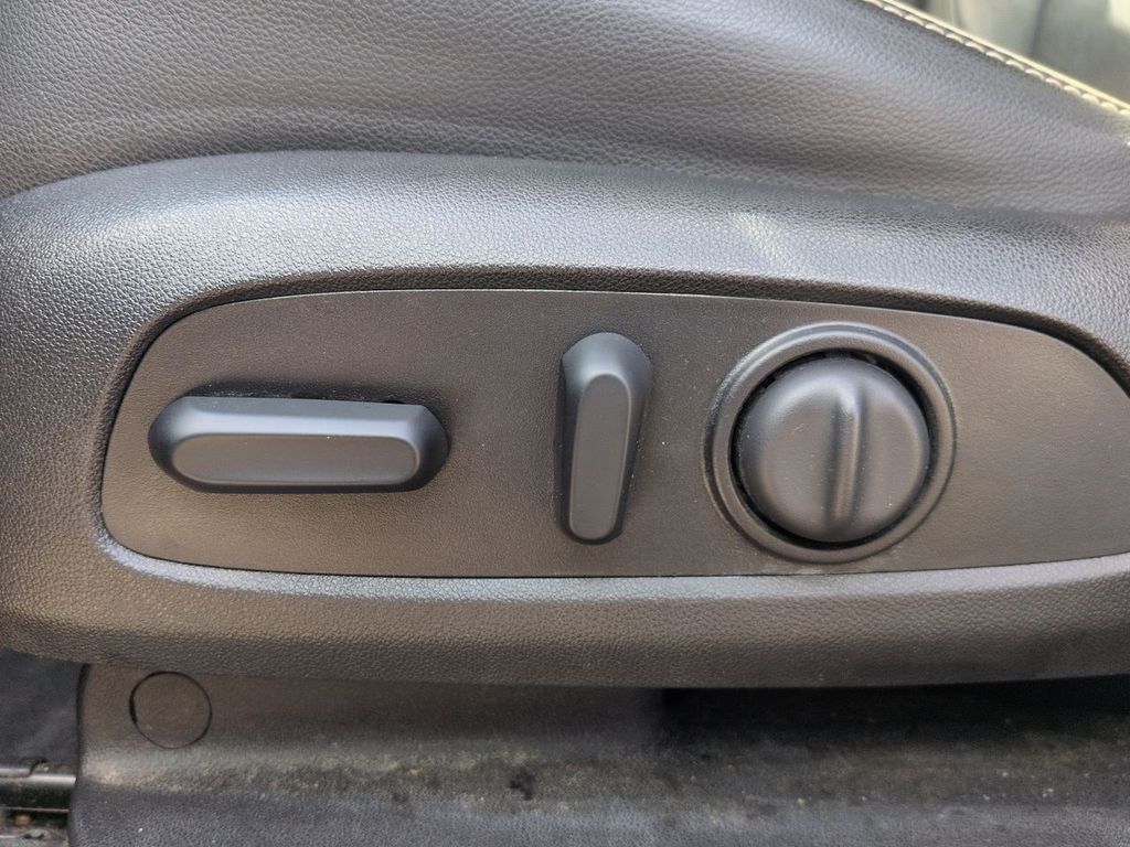 Thumbnail: 2019 GMC Acadia - 25