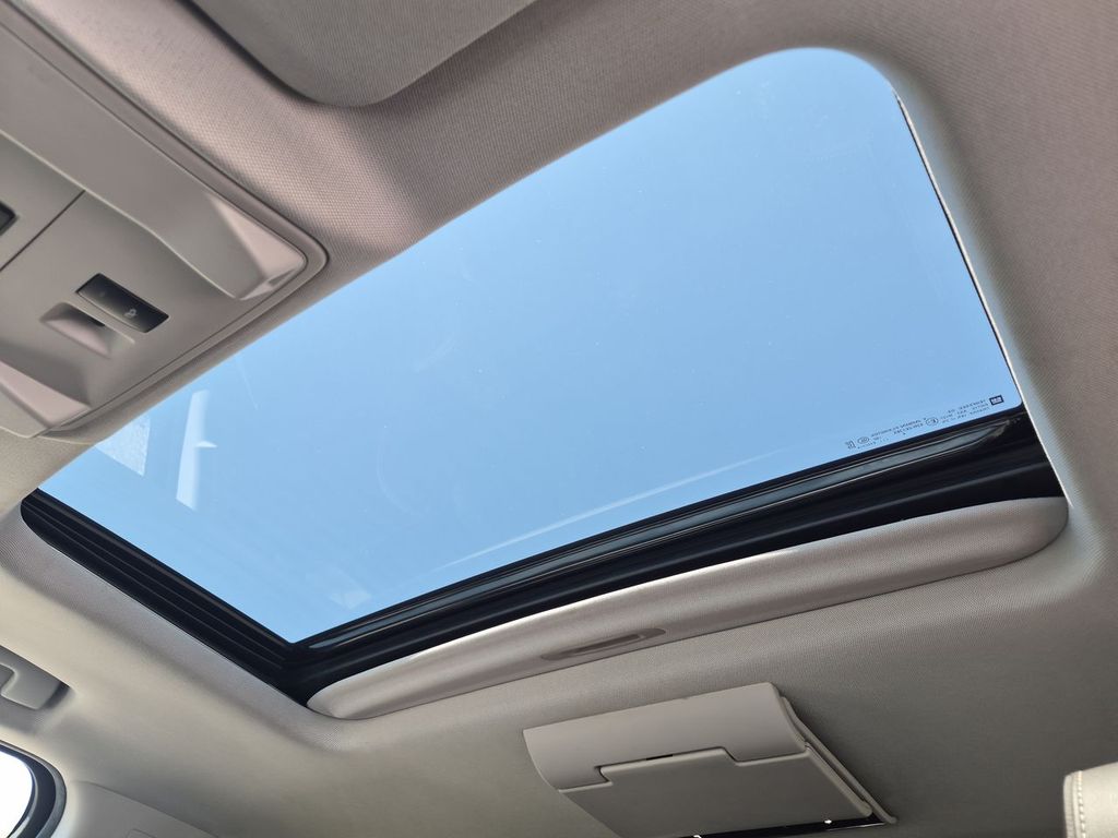 Thumbnail: 2019 GMC Yukon - 28