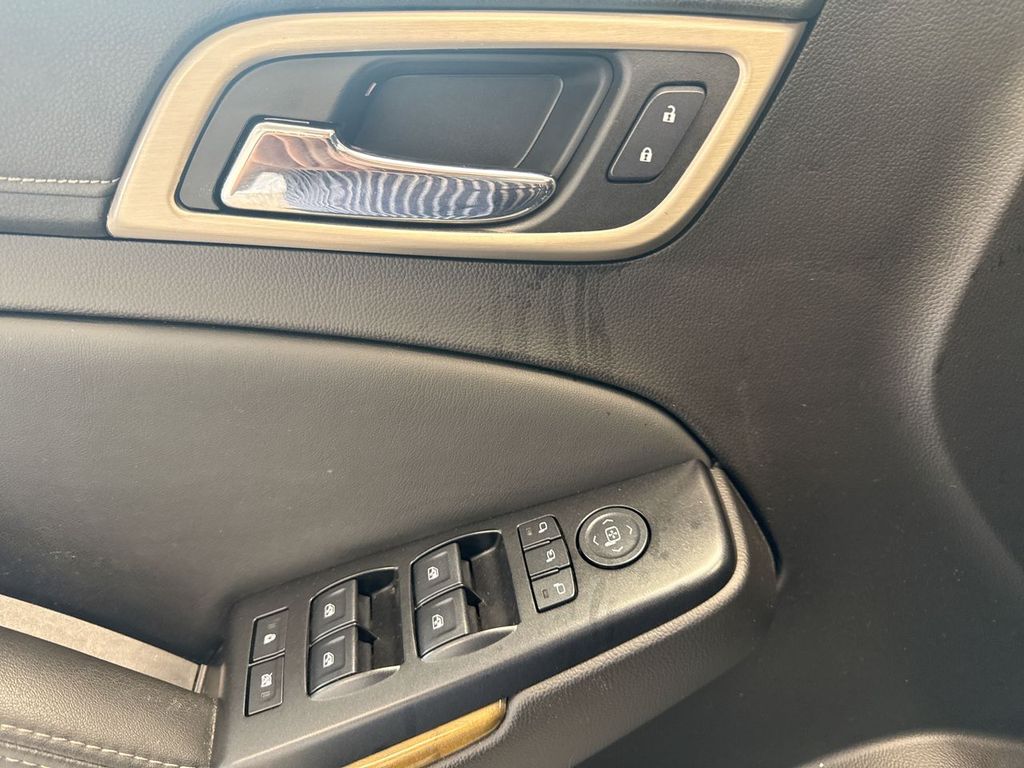 Thumbnail: 2017 GMC Yukon - 26