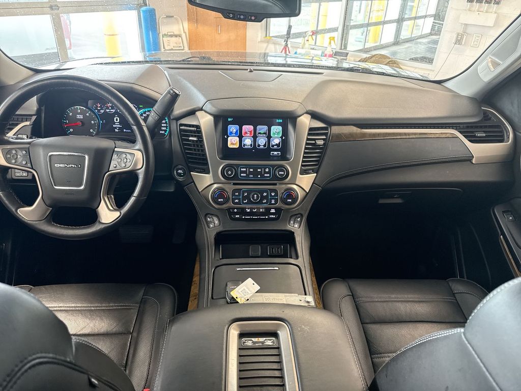 Thumbnail: 2017 GMC Yukon - 10