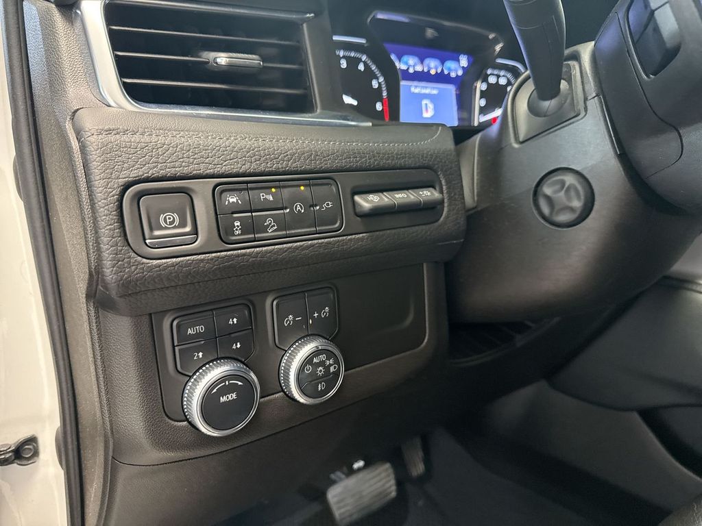 Thumbnail: 2021 GMC Yukon - 38