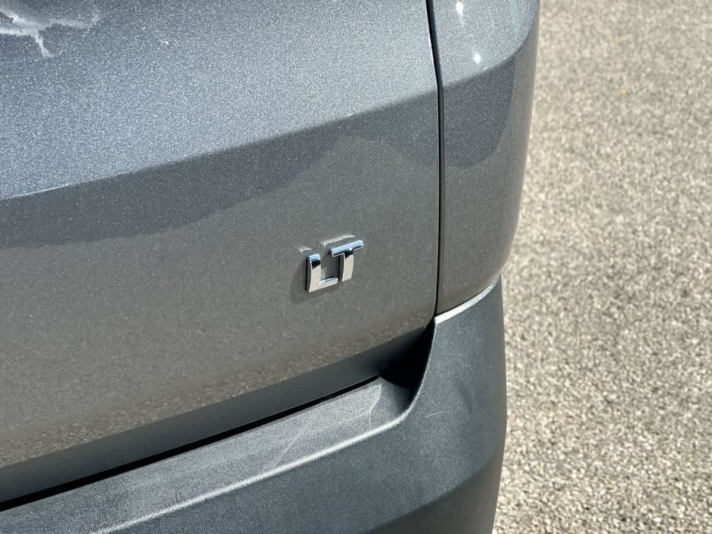 Thumbnail: 2020 Chevrolet Traverse - 28