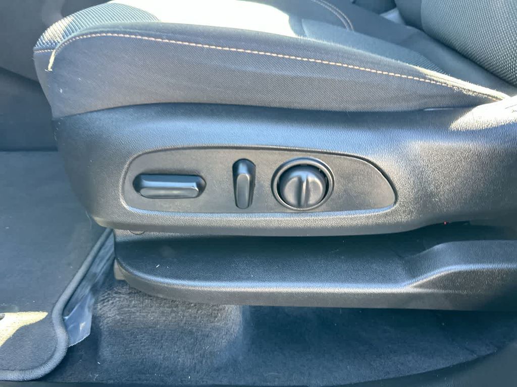 Thumbnail: 2020 Chevrolet Traverse - 29