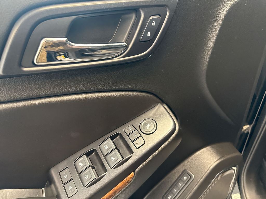 Thumbnail: 2018 Chevrolet Tahoe - 26