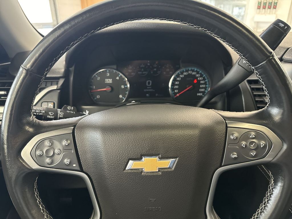 Thumbnail: 2020 Chevrolet Tahoe - 38