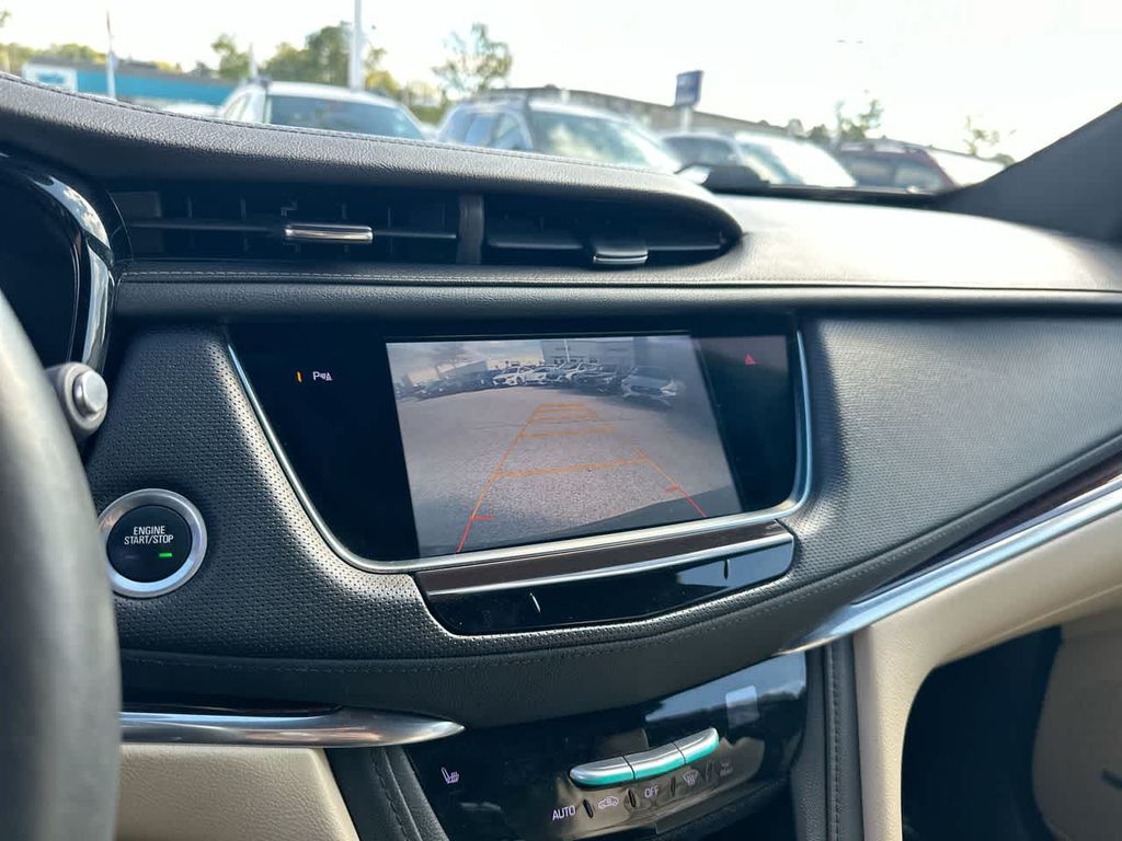 Thumbnail: 2017 Cadillac XT5 - 35