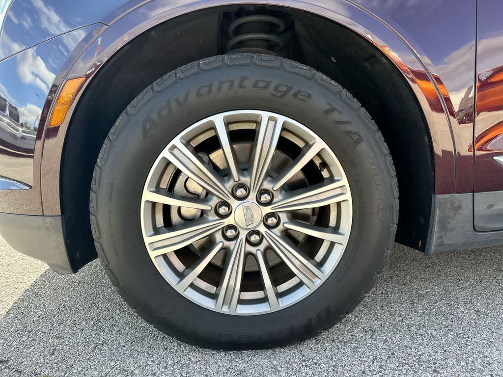 Thumbnail: 2017 Cadillac XT5 - 8