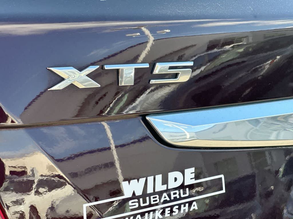 Thumbnail: 2017 Cadillac XT5 - 7