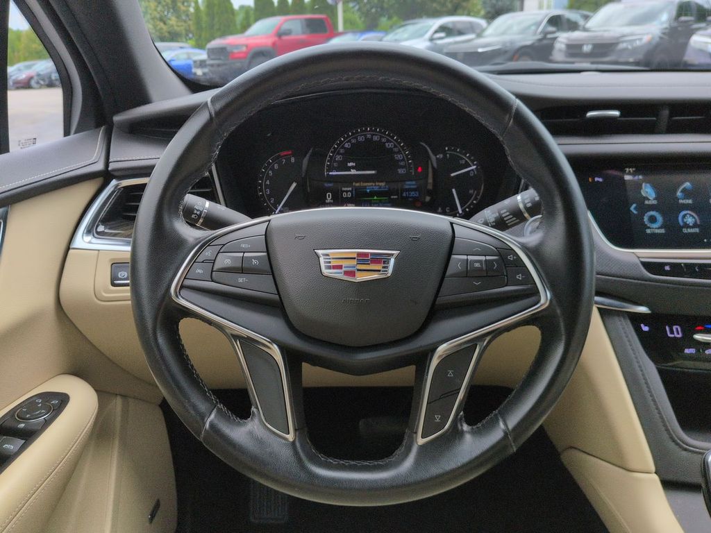 Thumbnail: 2019 Cadillac XT5 - 12
