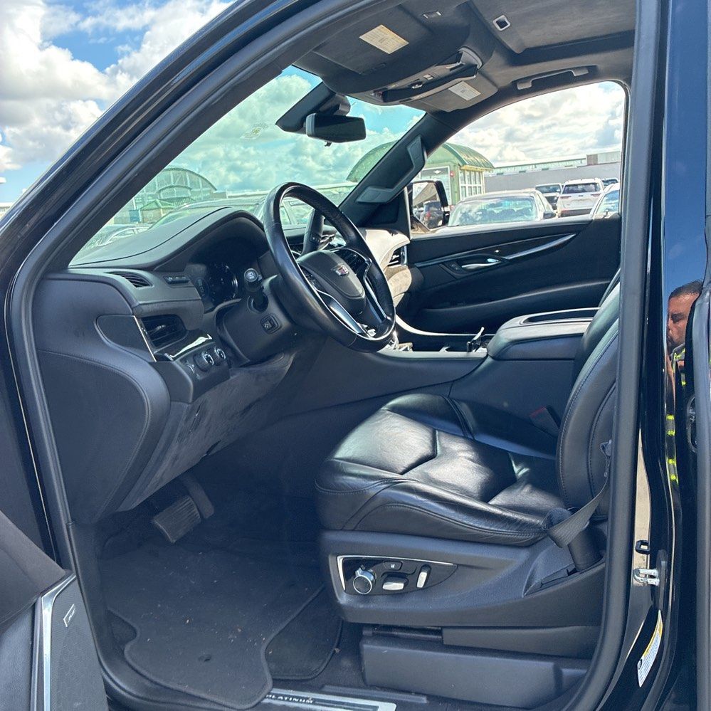 Thumbnail: 2020 Cadillac Escalade - 3