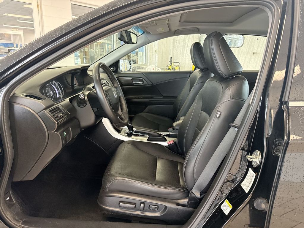 Thumbnail: 2013 Honda Accord - 10