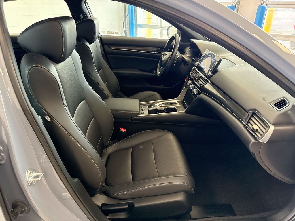 Thumbnail: 2022 Honda Accord - 10