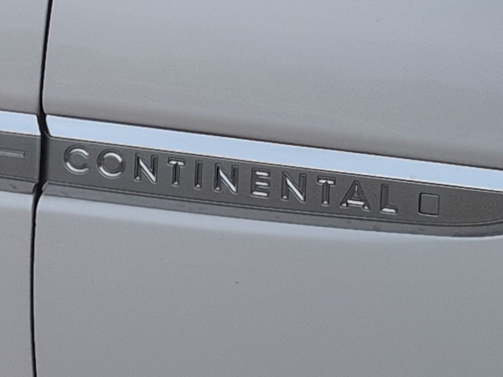 Thumbnail: 2019 Lincoln Continental - 24