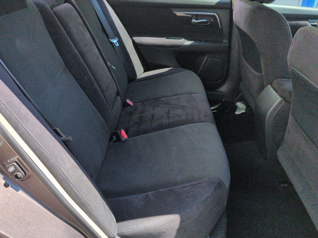 Thumbnail: 2013 Nissan Altima - 27