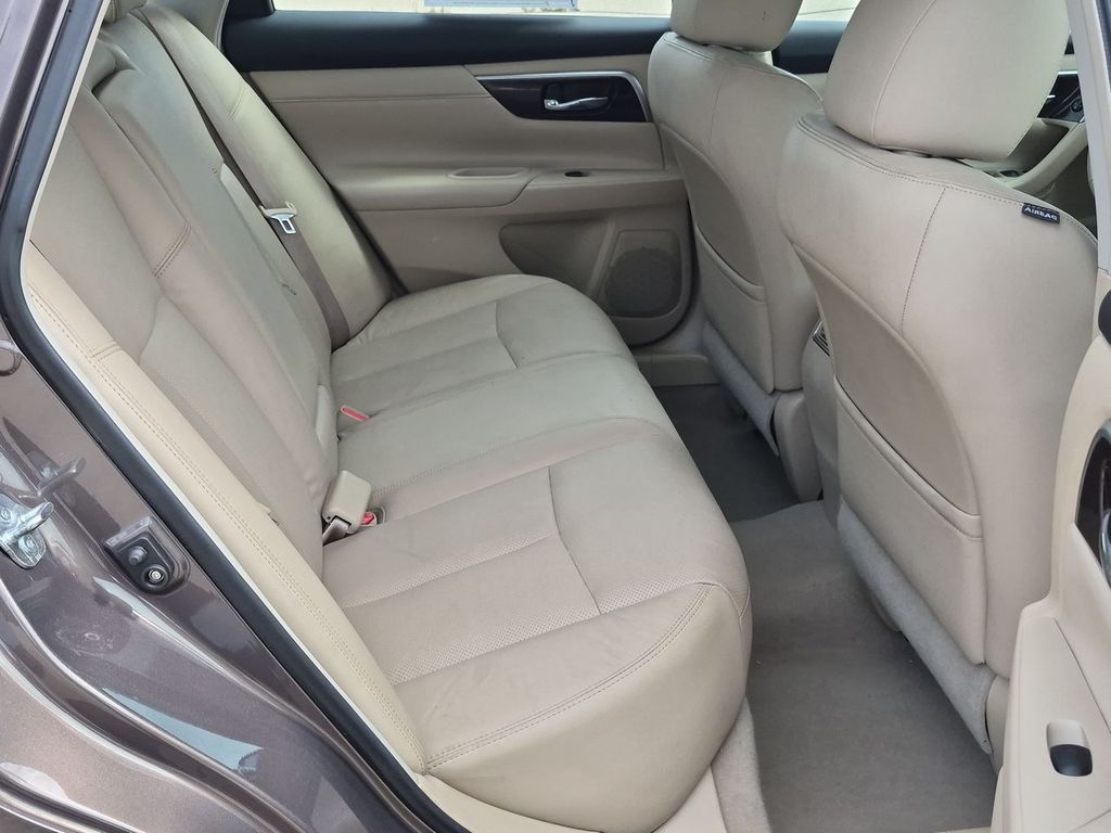 Thumbnail: 2013 Nissan Altima - 27