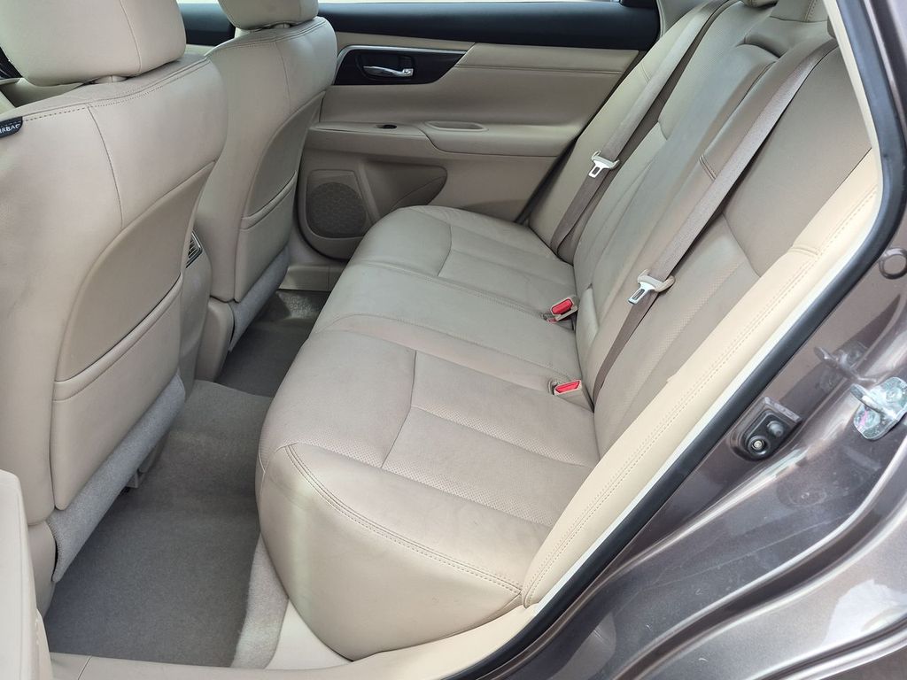 Thumbnail: 2013 Nissan Altima - 26