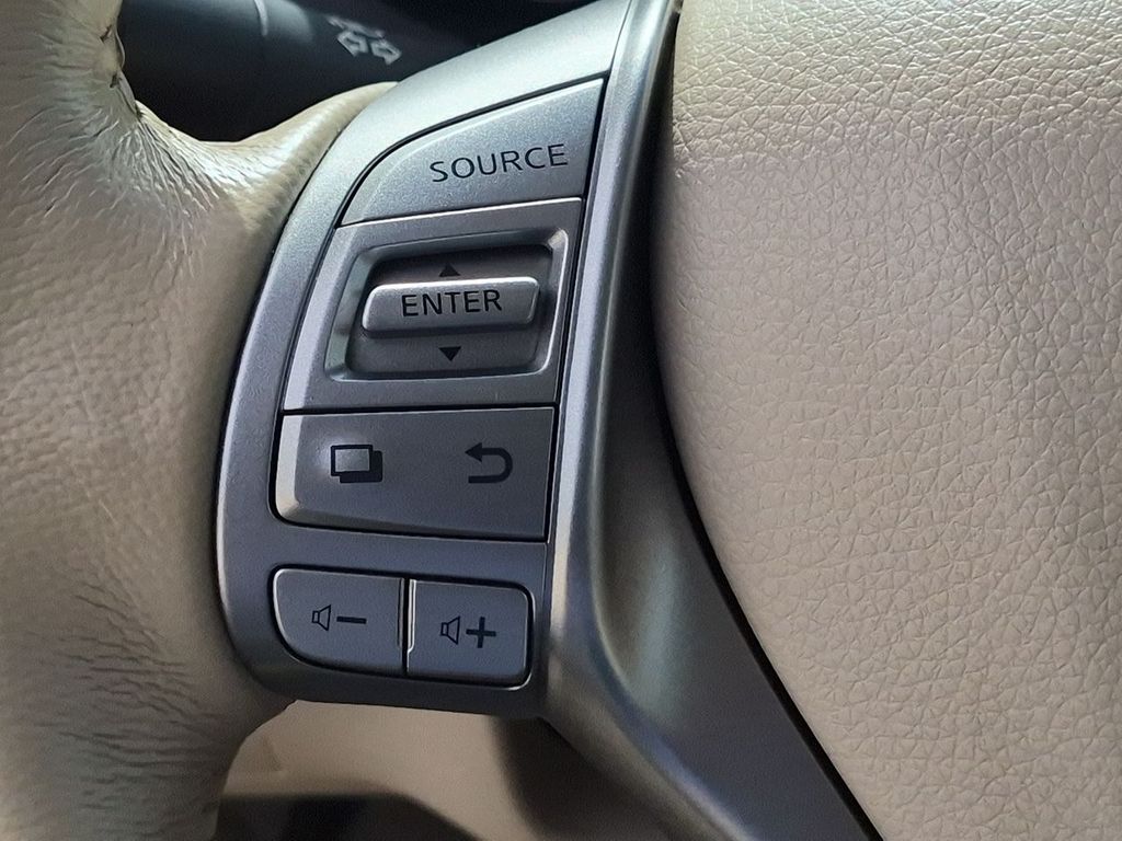 Thumbnail: 2013 Nissan Altima - 28