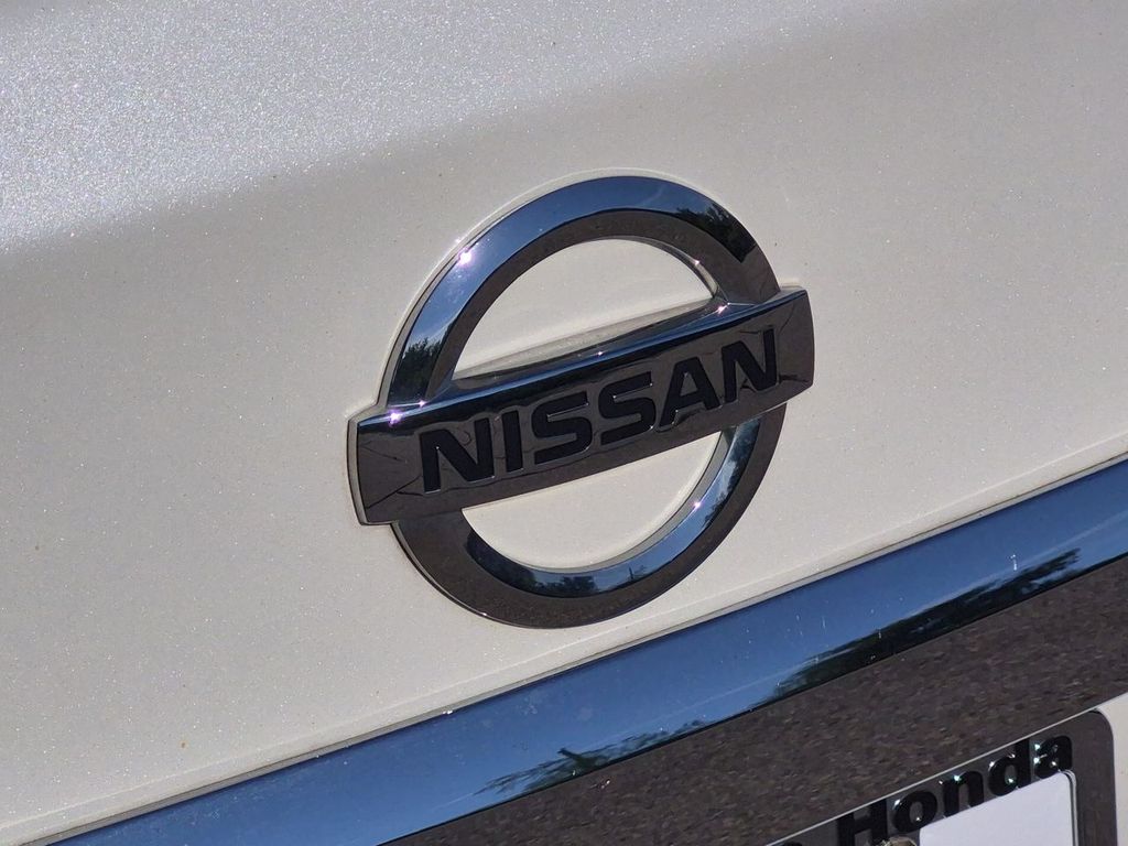 Thumbnail: 2017 Nissan Altima - 24