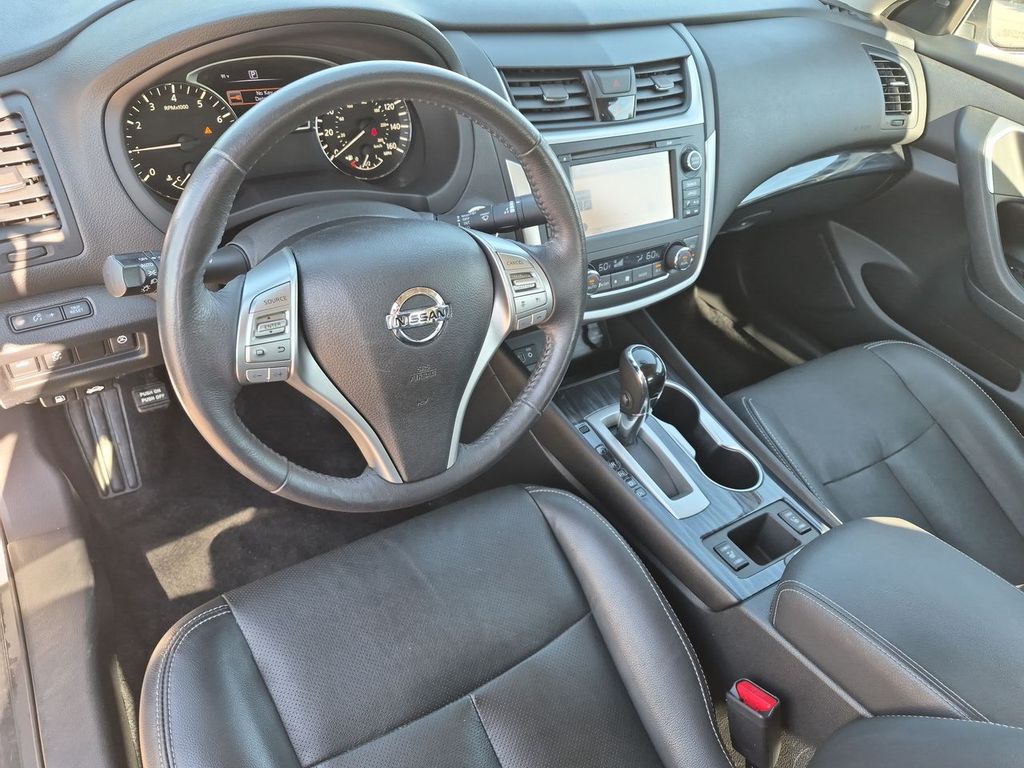 Thumbnail: 2017 Nissan Altima - 2