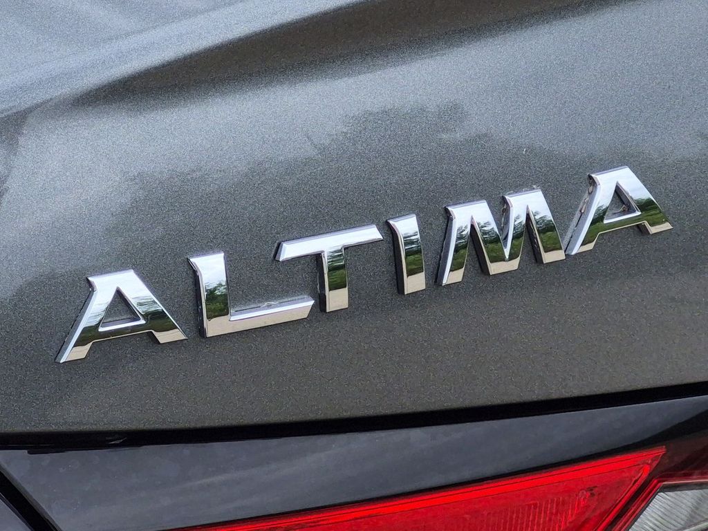 Thumbnail: 2019 Nissan Altima - 25