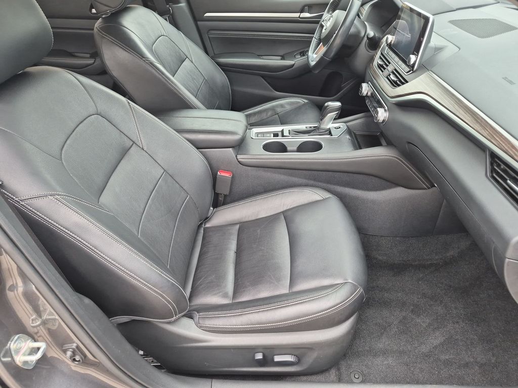 Thumbnail: 2019 Nissan Altima - 11