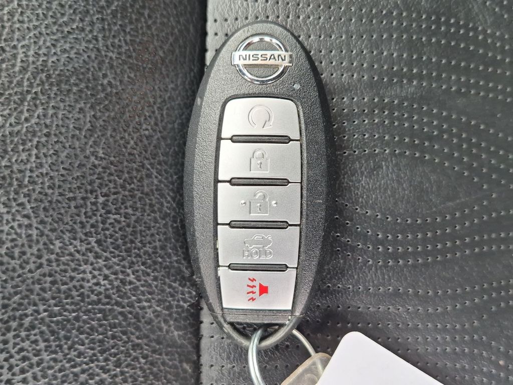 Thumbnail: 2019 Nissan Altima - 18
